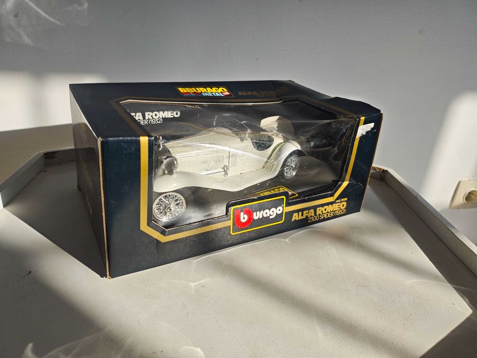 Burago 1/18 Colecção Alfa Romeo 2300 Spider 1932
