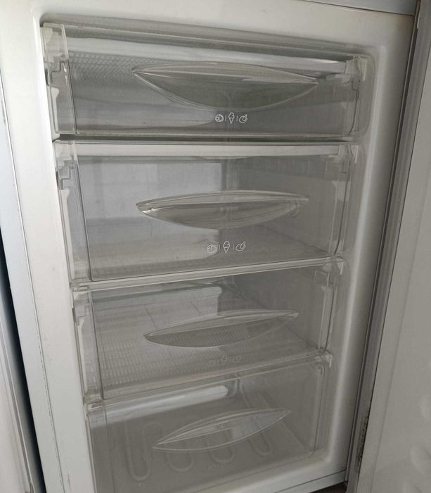 Arca congeladora vertical LG