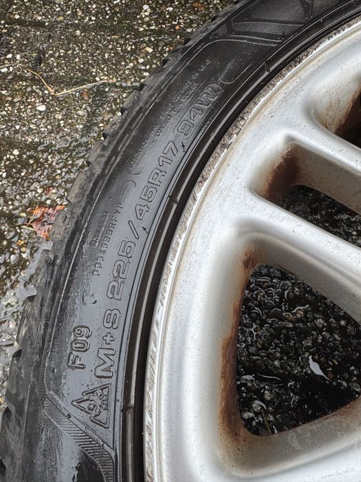 Резина r17 225/45 Goodyear