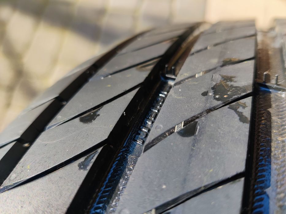 Nowe letnie  opony Michelin Primacy 4. Rozmiar 215 /65R/17