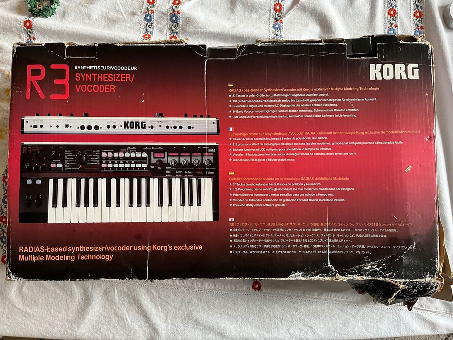 Teclado Sintetizador KORG R3 SYNTHESIZER / VOCODER em optimo estado