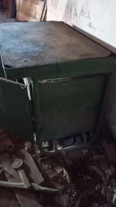 Металевий стіл слюсарний