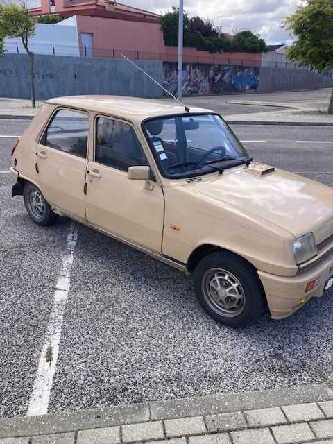 Renault 5 Laureate