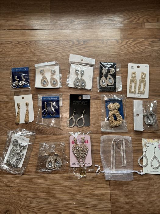 Сережки нові