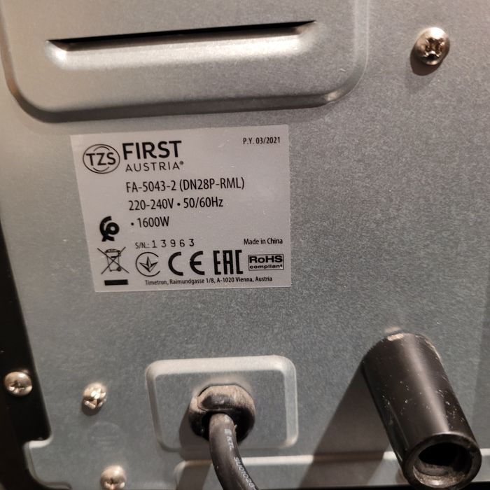 Piekarnik wolnostojacy First Austria,  piekarnik 30 litrów Termoobieg