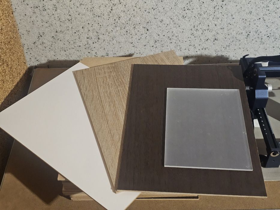 Gravador a Laser ACMER S1

Vem com placas de MDF e