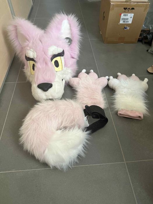 Furry head mask rozowy wilk