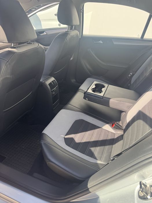Volkswagen Jetta Highline 2.0 TDI DSG