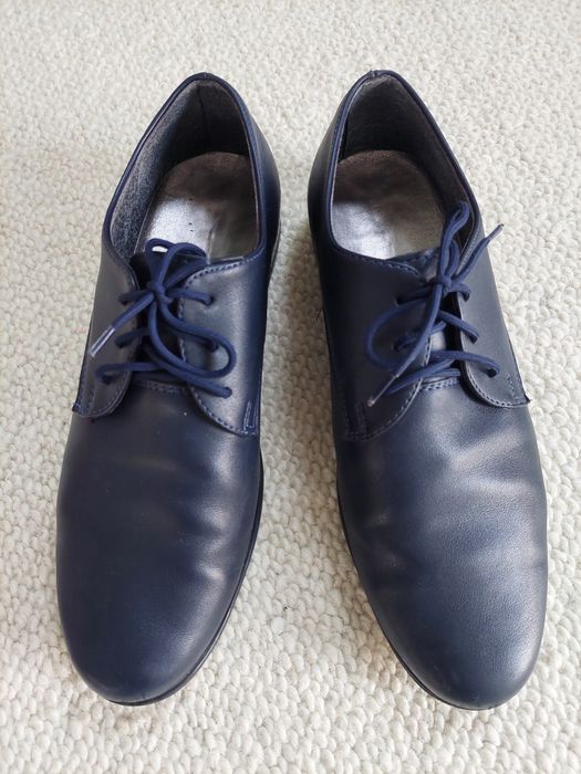 Eleganckie buty chłopięce (komunijne)