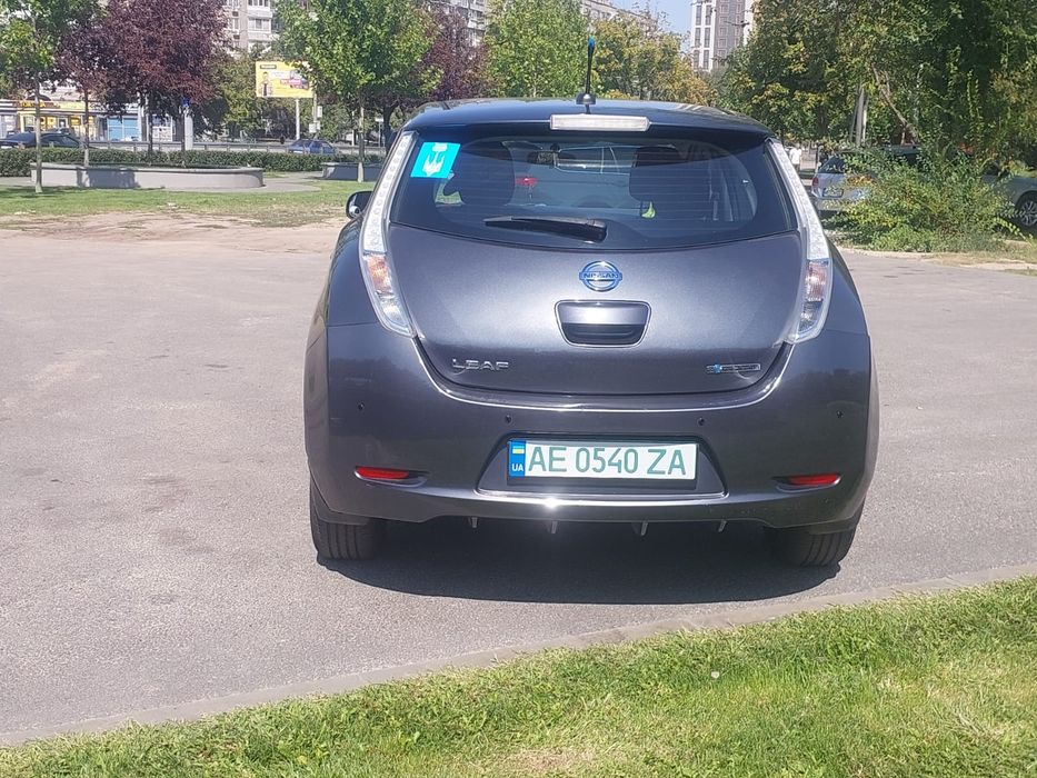 Продам Nissan Leaf 2013