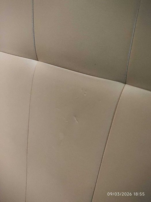 Cabeceira de cama em pele sintética
