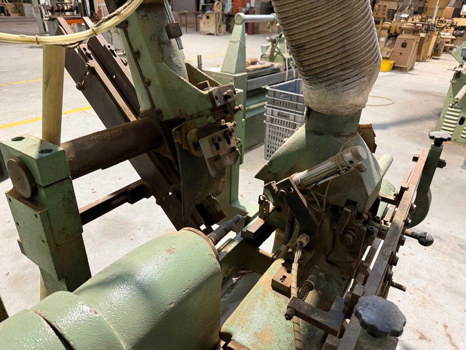 Automat tokarski Triade TI-40