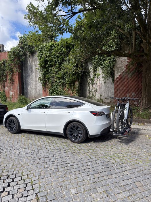 TESLA model Y standard range - 12/2022