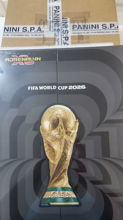 FIFA WORLD CUP 2026 ADRENALYN XL Omni Set - Exclusiva nº 929/2026 intacta vinda da Panini