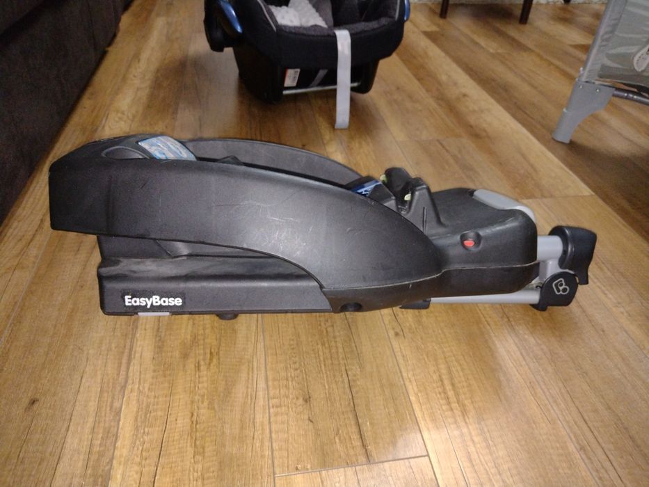 Fotelik samochodowy nosidełko Maxi Cosi Cabrio Fix z bazą easybase