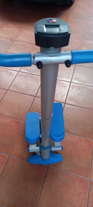 Stepper with high handlebars, arms and digital functions64286189655938120