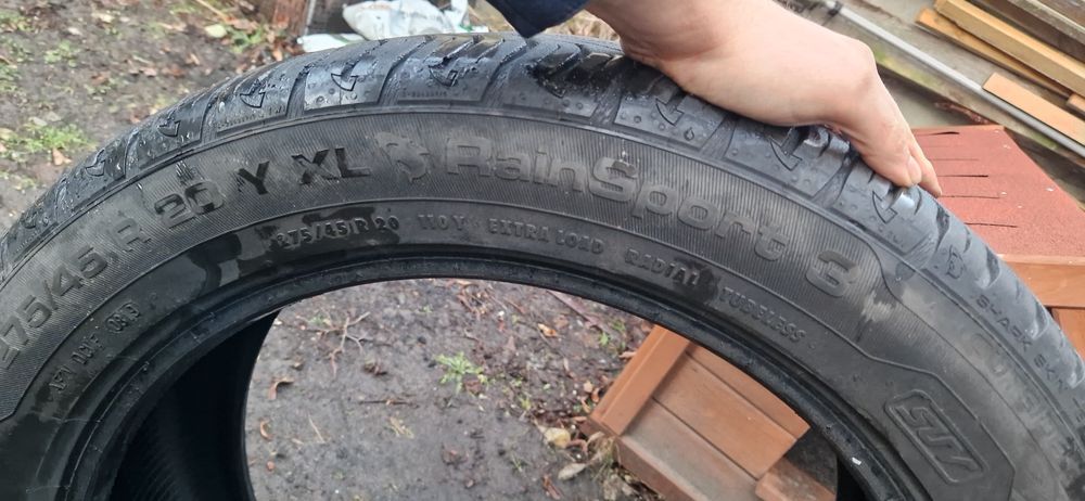 Opony letnie 275 /45/ 20  Uniroyal