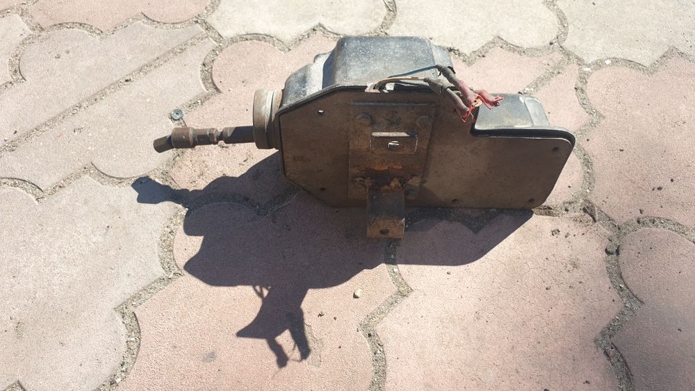 Mechanizm załączania blokady Honker