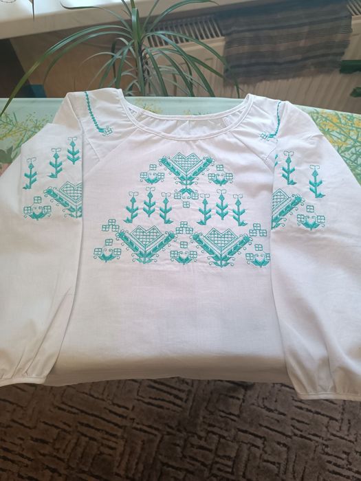 Вишиванка для дівчинки, 128 см
