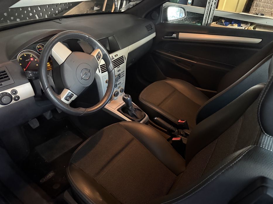 Opel Astra TwinTop 1.9 CDTI (150cv) | Capota 100% Funcional | Estilo e Economia