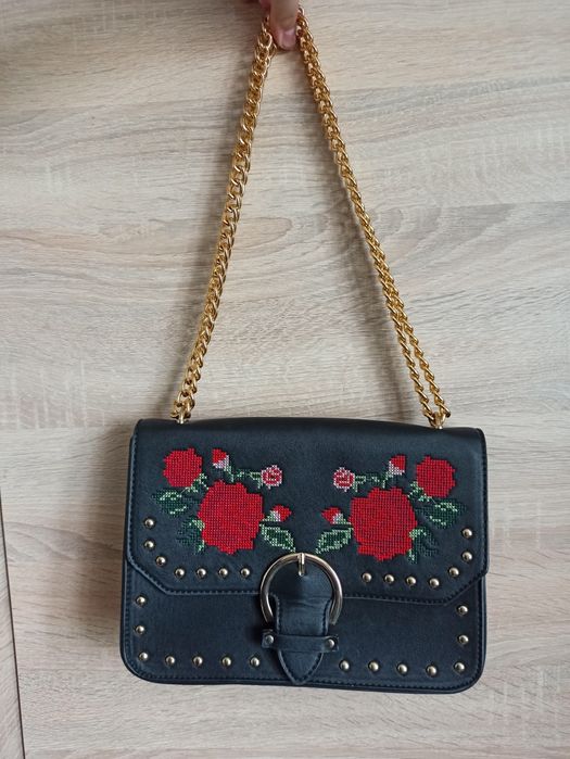 Torebka Stradivarius w róże