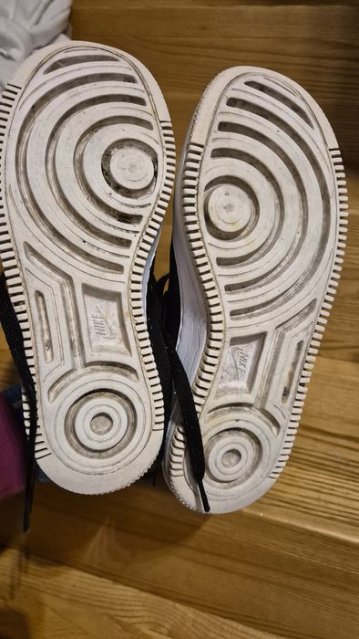 Nike air force 38. 5 skórzane
Zapiętki wytarte