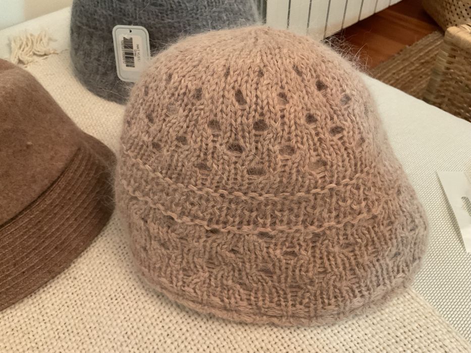 Chapeus em la de inverno