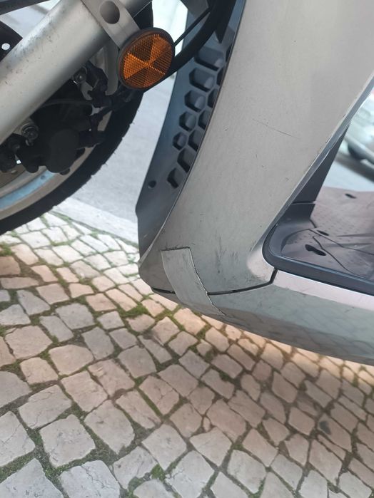 Honda SH300i – Muito bem estimada – 2 chaves