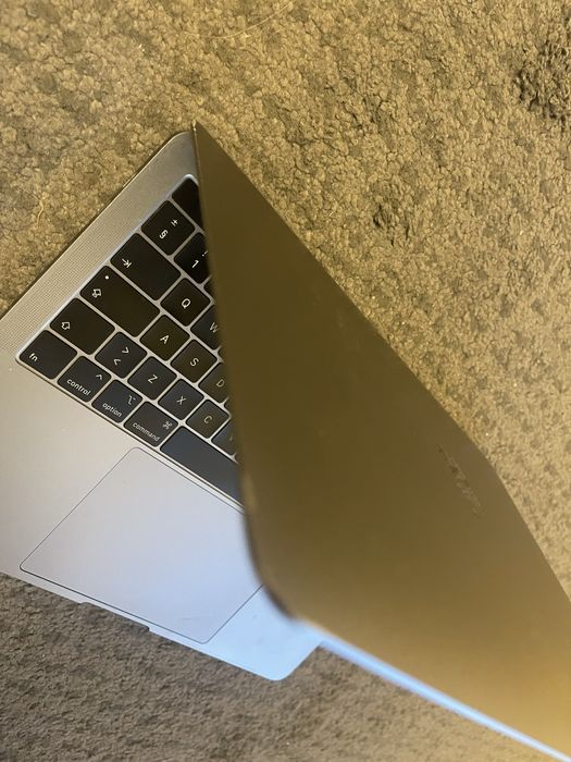 MacBook pro 2019 Touch Bar 13”