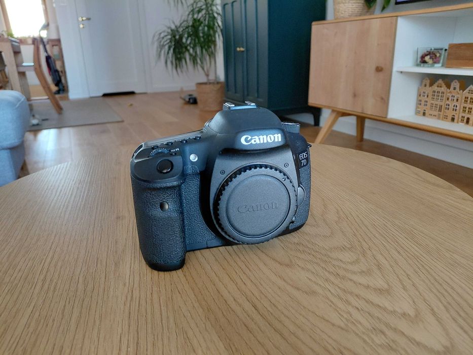 Canon eos 7d  idealny stan, niecałe 17,000 zdjęć