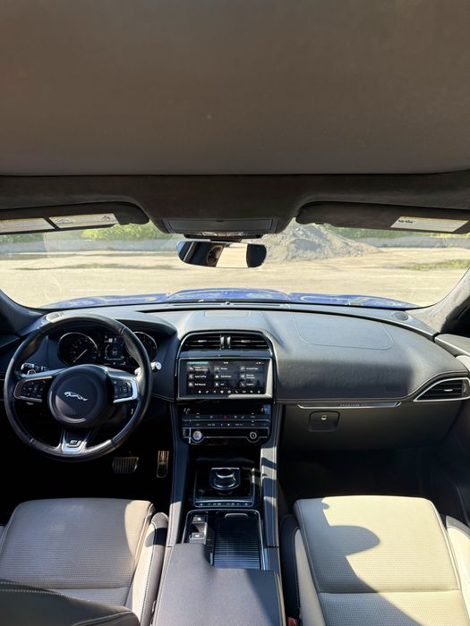 Продам Jaguar F-pace 2019