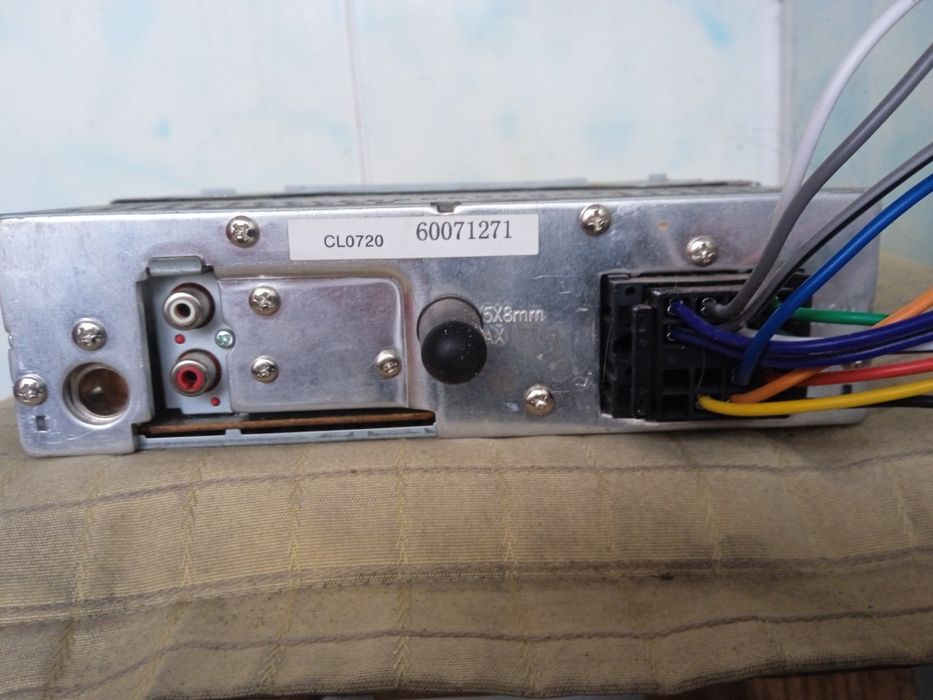 Продам автомагнітолу