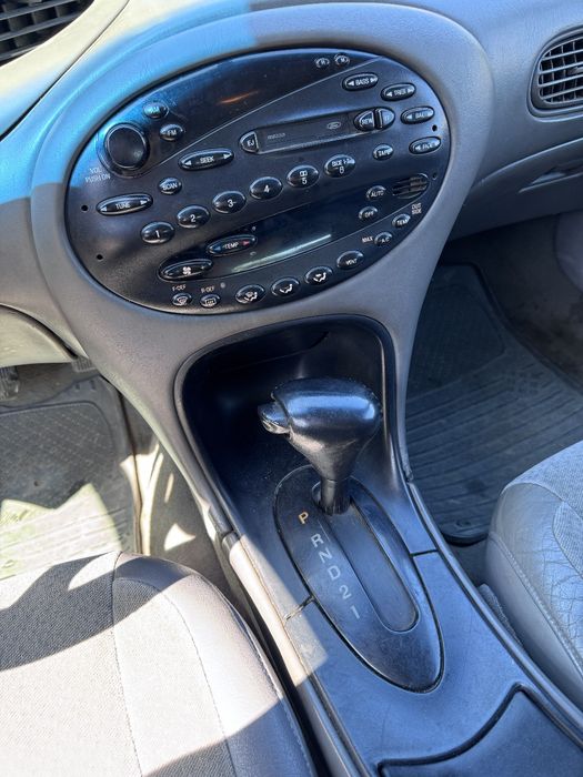 Ford Taurus (Mercury Sable)