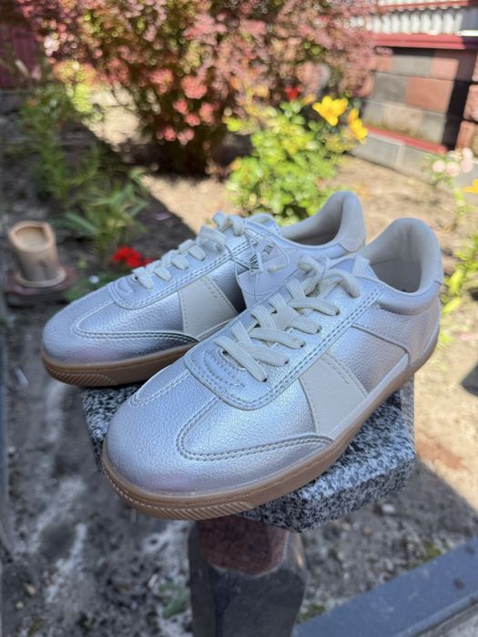 Продам кросівки Zara 36