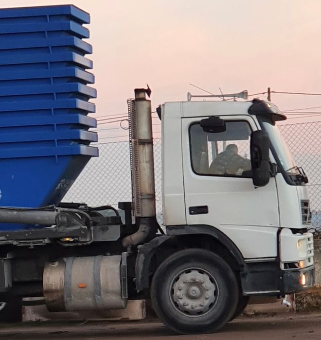 PINHAL NOVO e QUINTA do CONDE contentores p/ recolha de entulho e lixo