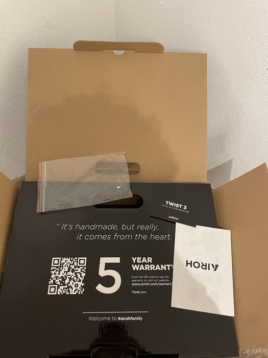 Capacete Airoh Twist 3 preto