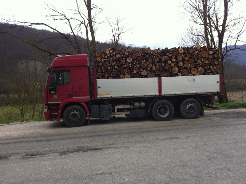 Дрова дуб граб дрова акація з доставкою по Київський області колоті