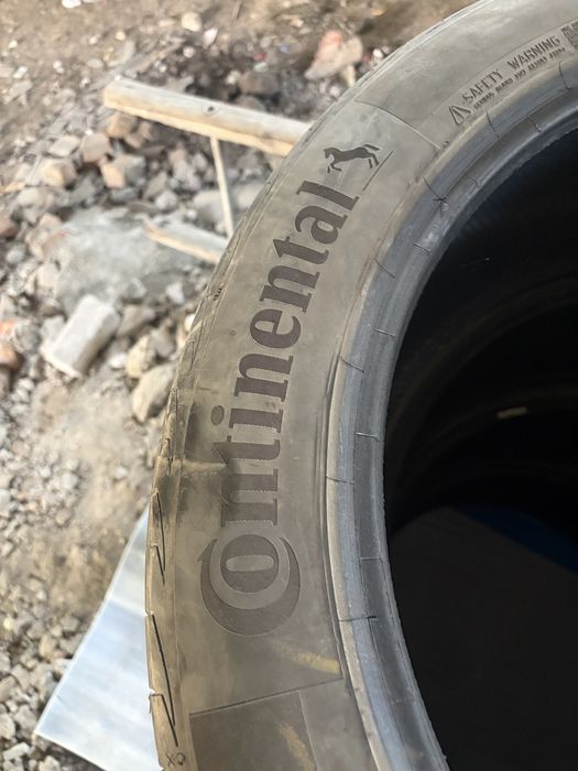 265/45 R21 Continental