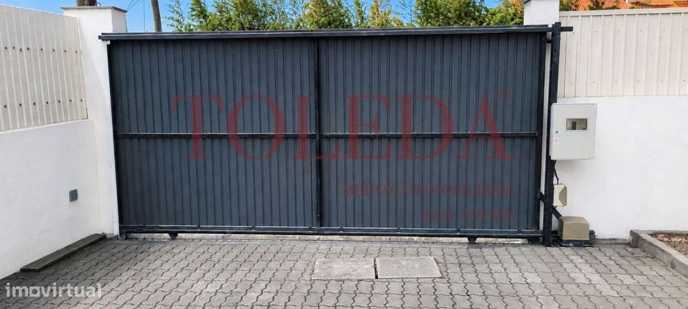 Moradia Isolada T5 com lote de 850m2