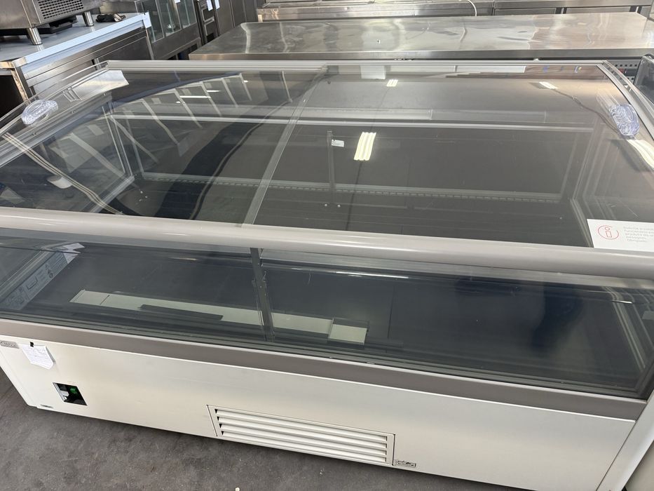 Arca congelação Vitrine  expositora  ,ilha ,muito nova