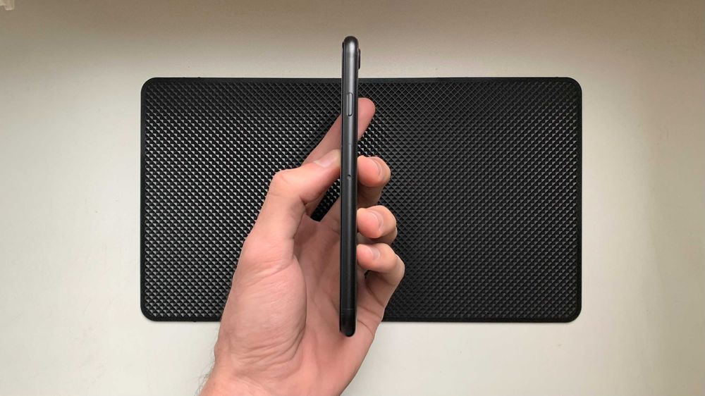 Как новый - iPhone SE 2020 - 64 гб - 85% АКБ - NEVERLOCK - BLACK