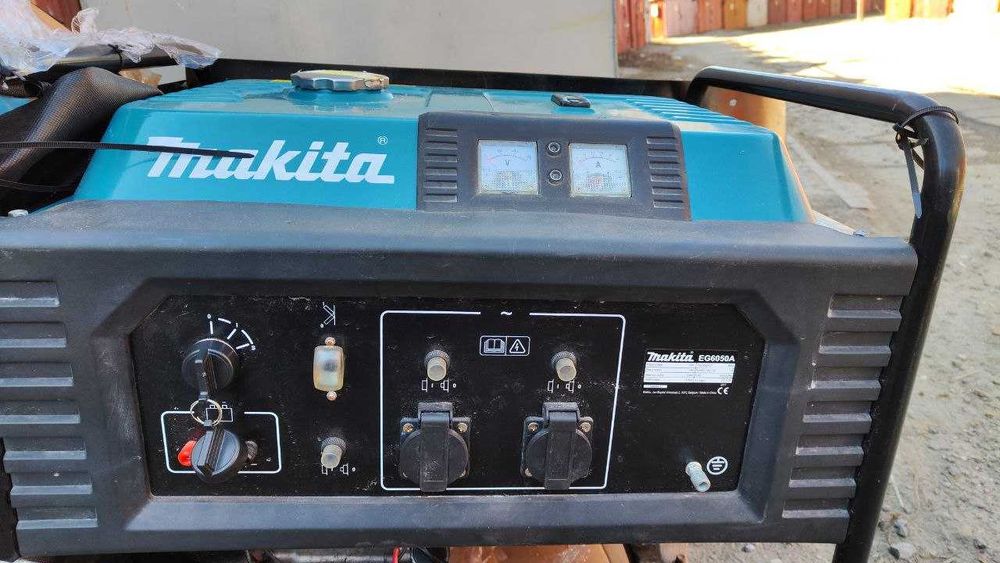 Генератор Makita