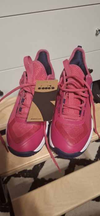 Buty sportowe damskie