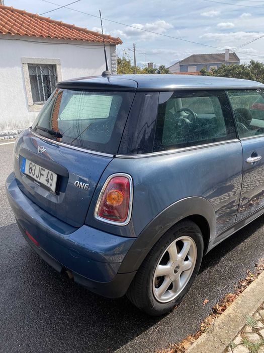 Mini One 1.6 gasolina ano 2010
