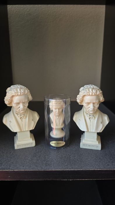 Busto de Beethoven em resina/gesso decorativo
