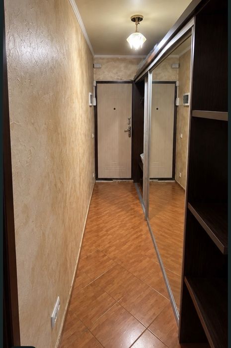 Продам 1 к.кв. 5/9 S-37м2. на Алексеевке ( Класс )