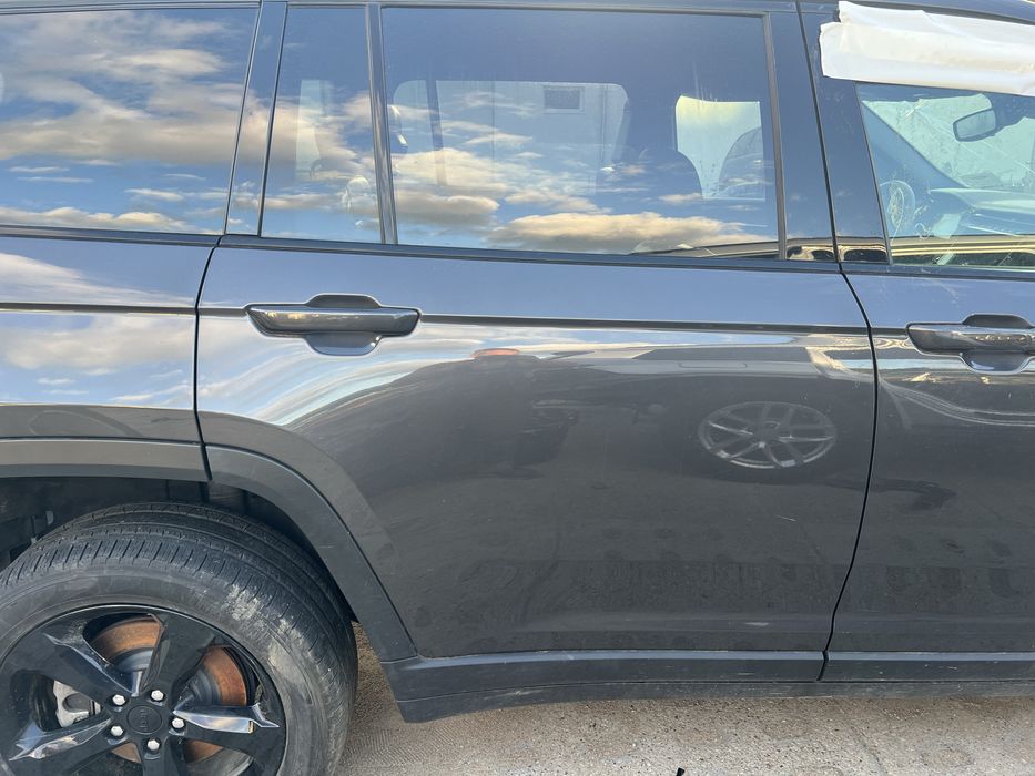 Drzwi prawy tyl jeep grand cherokee kolor pas long