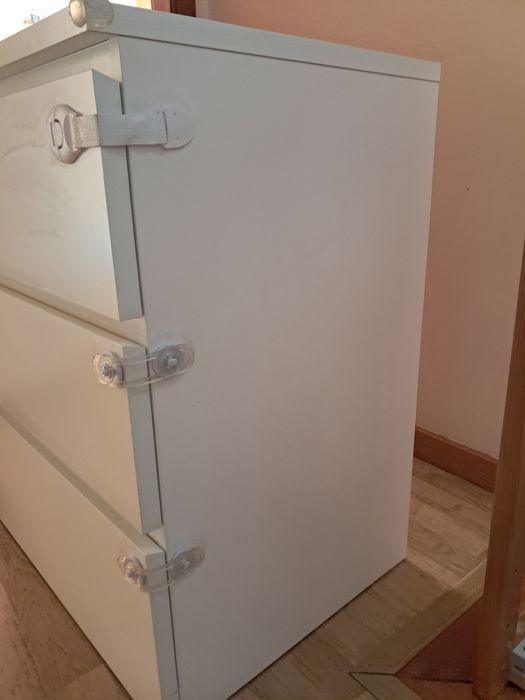 Cómoda Malm  3 gavetas