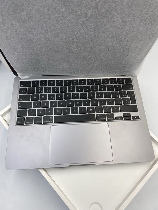 Apple MacBook Air 13 M3 16/256GB Space Gray MC8G4 2024