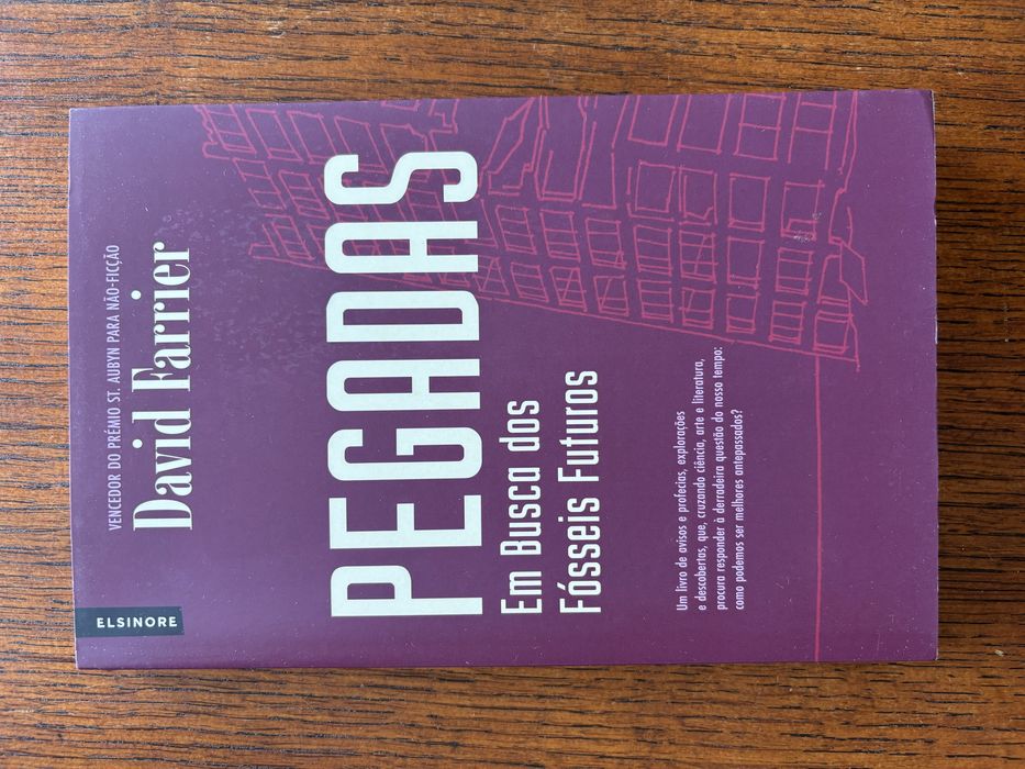 Footprints: In Search of Future Fossils64740674354306120